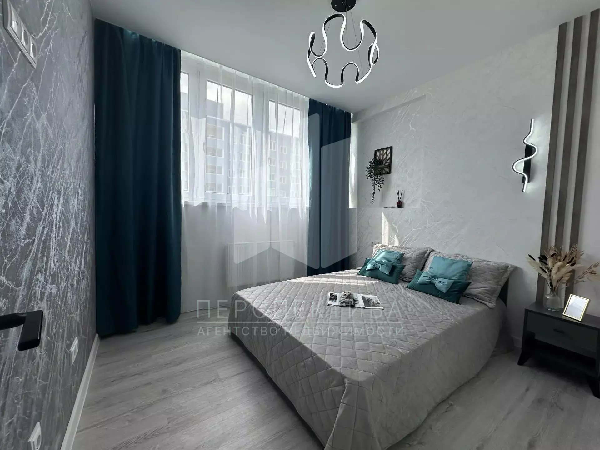 Продам 1-евро ул.Российская д.267 13-й этаж 24кв.м. Ремонт Мебель Техника