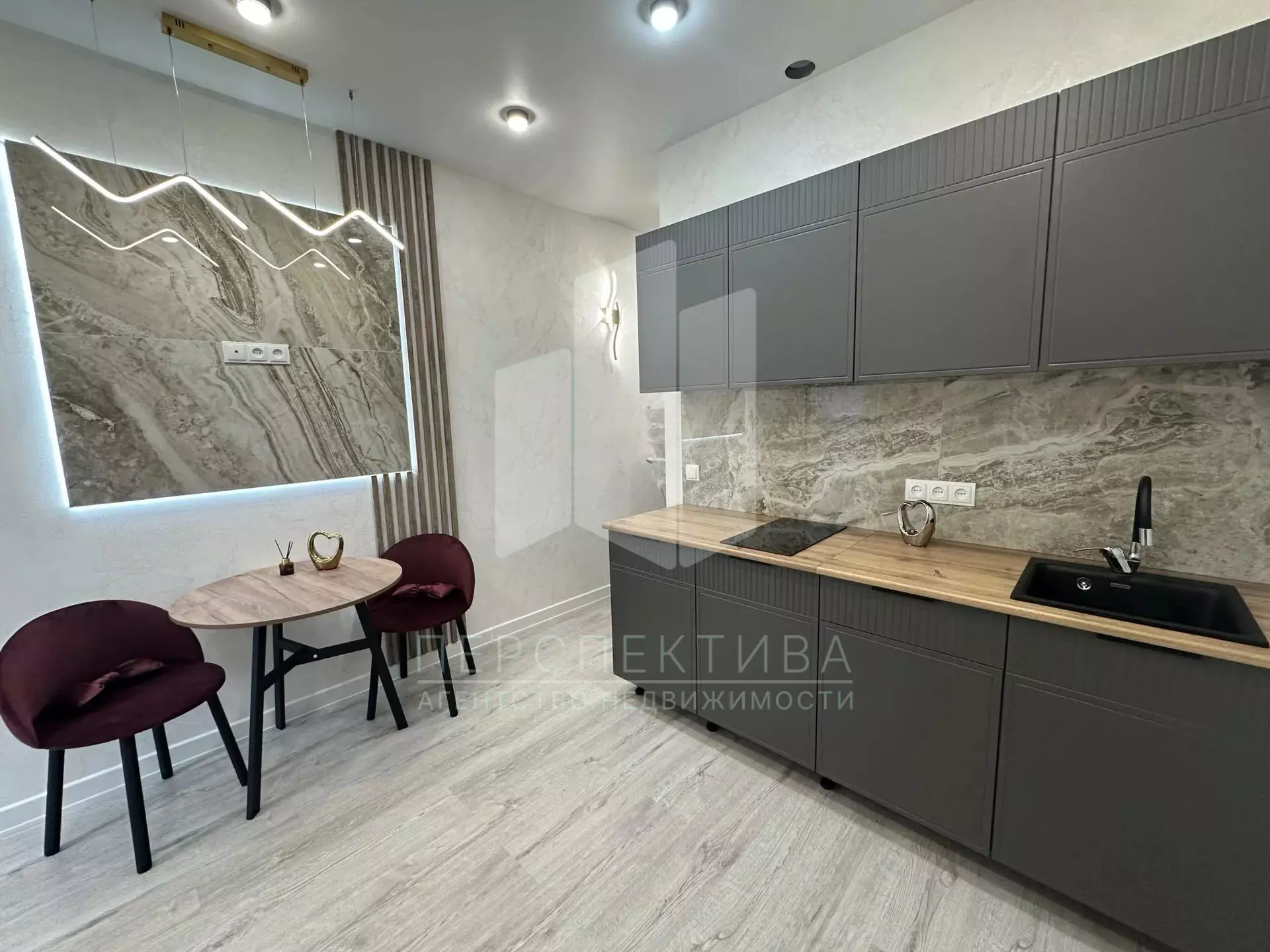 Продам 1-евро ЖК Оникс ул.Российская д.267 кор 4 5-этаж 24кв.м Ремонт Мебель Техника